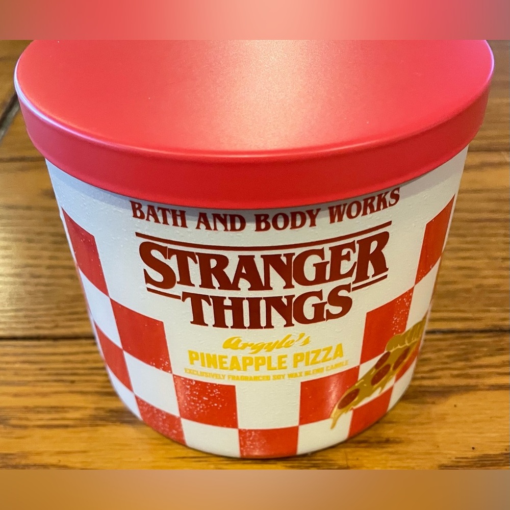 NEW Bath and Body Works Stranger Things Argyles Pineapple Pizza Scented Candle